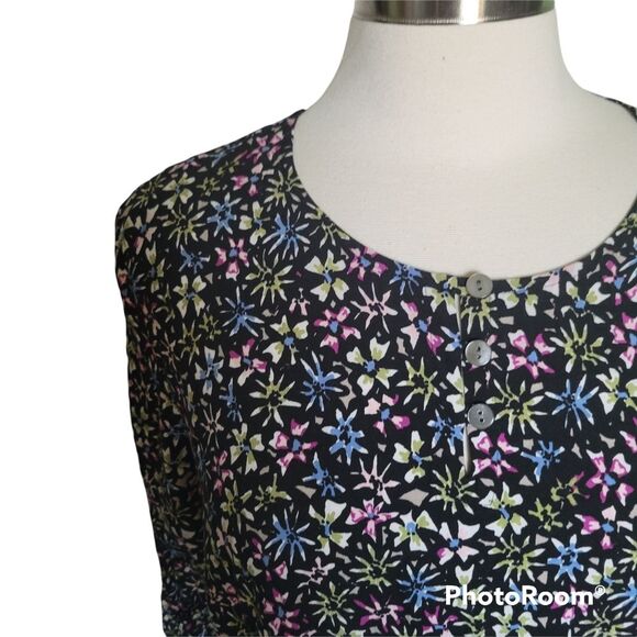 J.Jill Button Neck Floral Top - LP - Picture 1 of 9